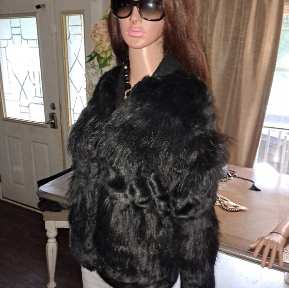 Gorgeous 😍  ZARA furry jacket, size m - Picture 3 of 12